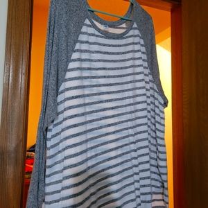 Womens plus size top.